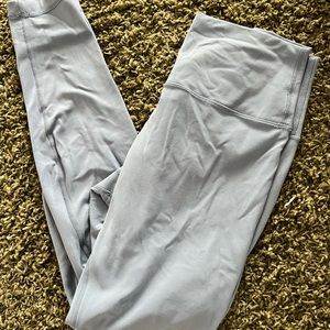 Size 10 Light blue aligns